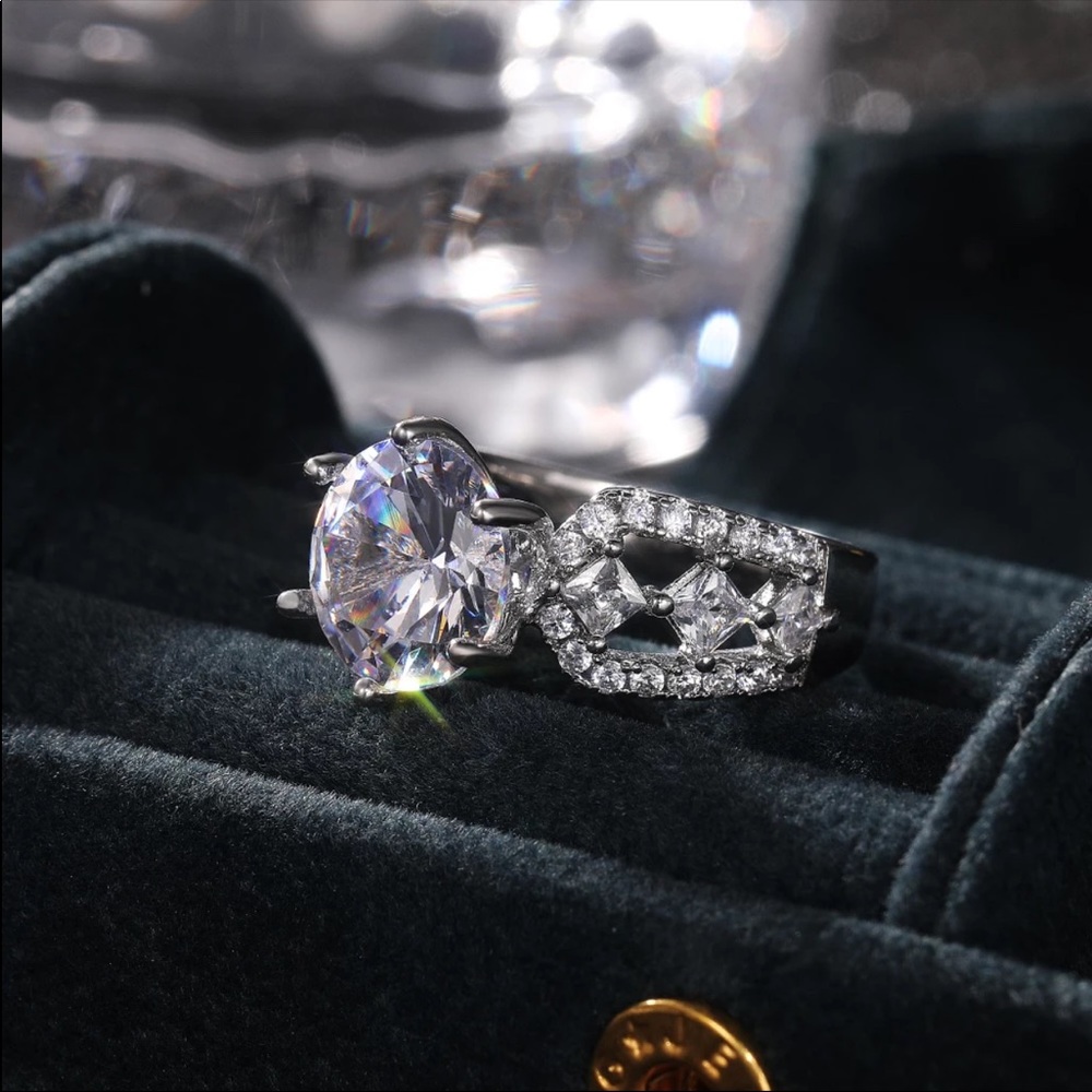 New 925 Silver Round Cut Diamond Engagement Ring - Picture 3 of 6